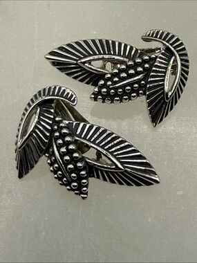 Vintage Marboux Silver Leaf Cluster Clip-On Earrings - Silver tone 816